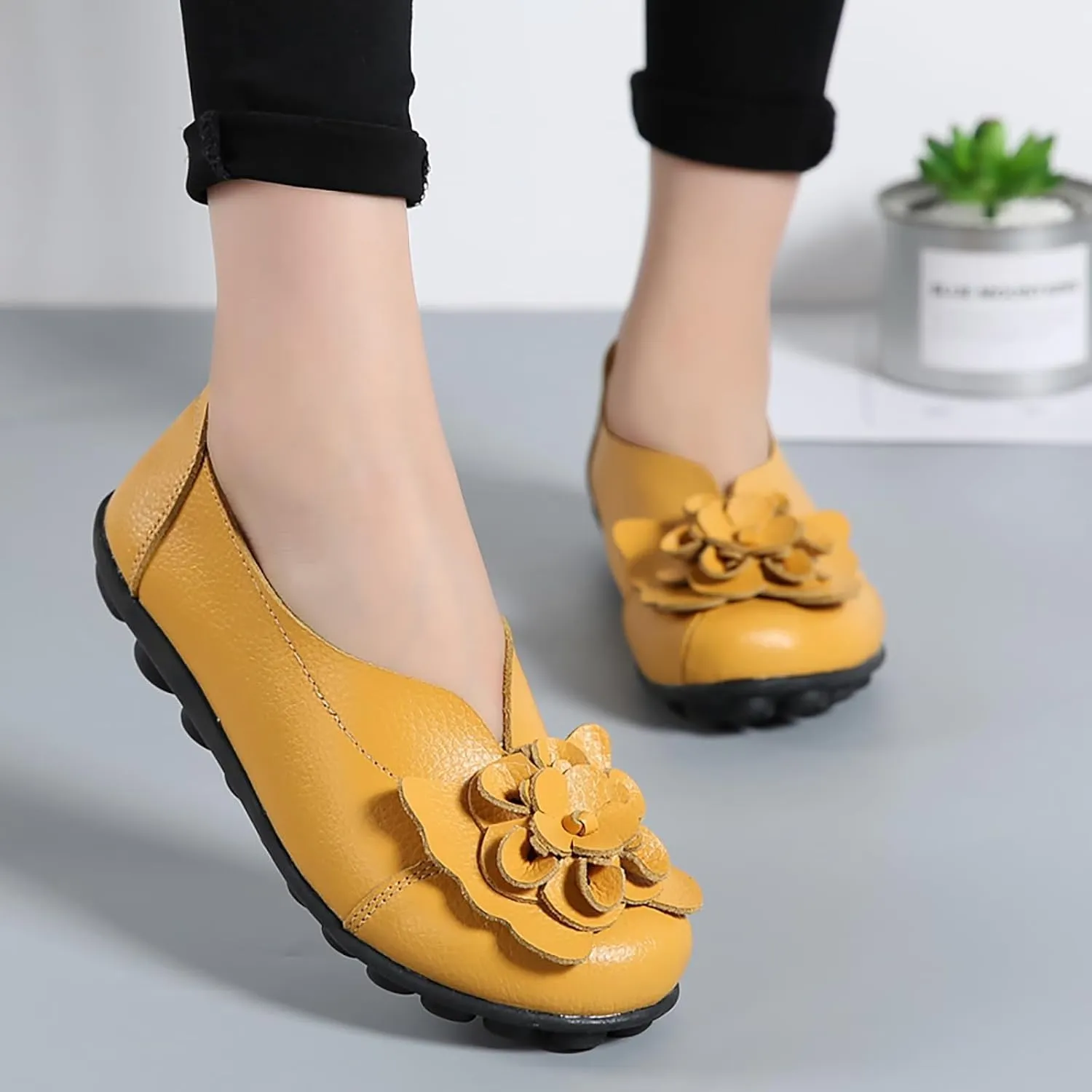 Flat Loafers for Women Comfortable Slip on Round Toe Slingback Soft Soles Moccasins with Flowers Walking Casual Dressy Lightweight Flat Shoes Nurse Driving Work Shoes Breathable Fashion Footwear
