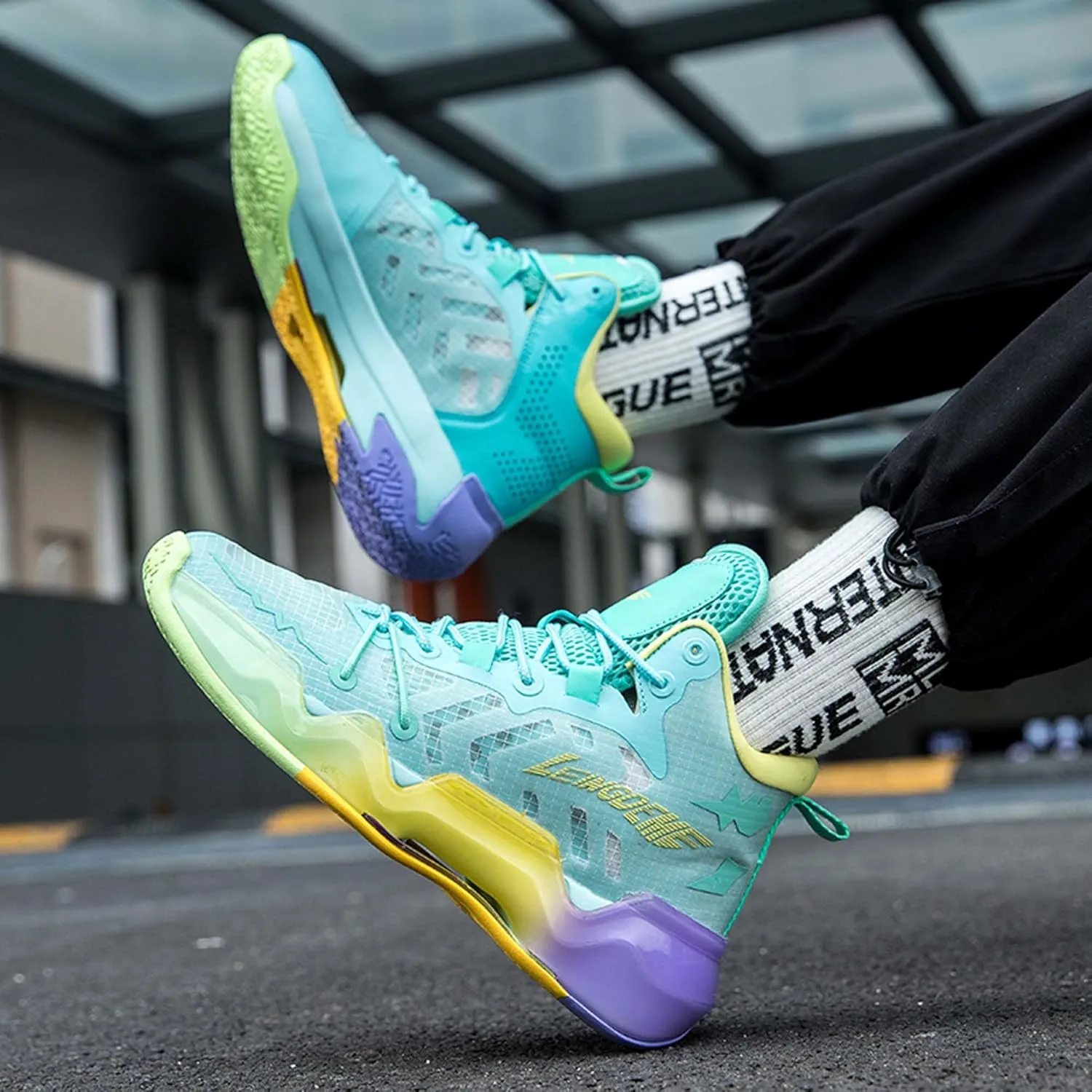 Men's Fashion Basketball Shoes Sneakers Women's High Top Breathable Tennis Running Shoes Comfortable Non-Slip Arch Support Team Training Shoes