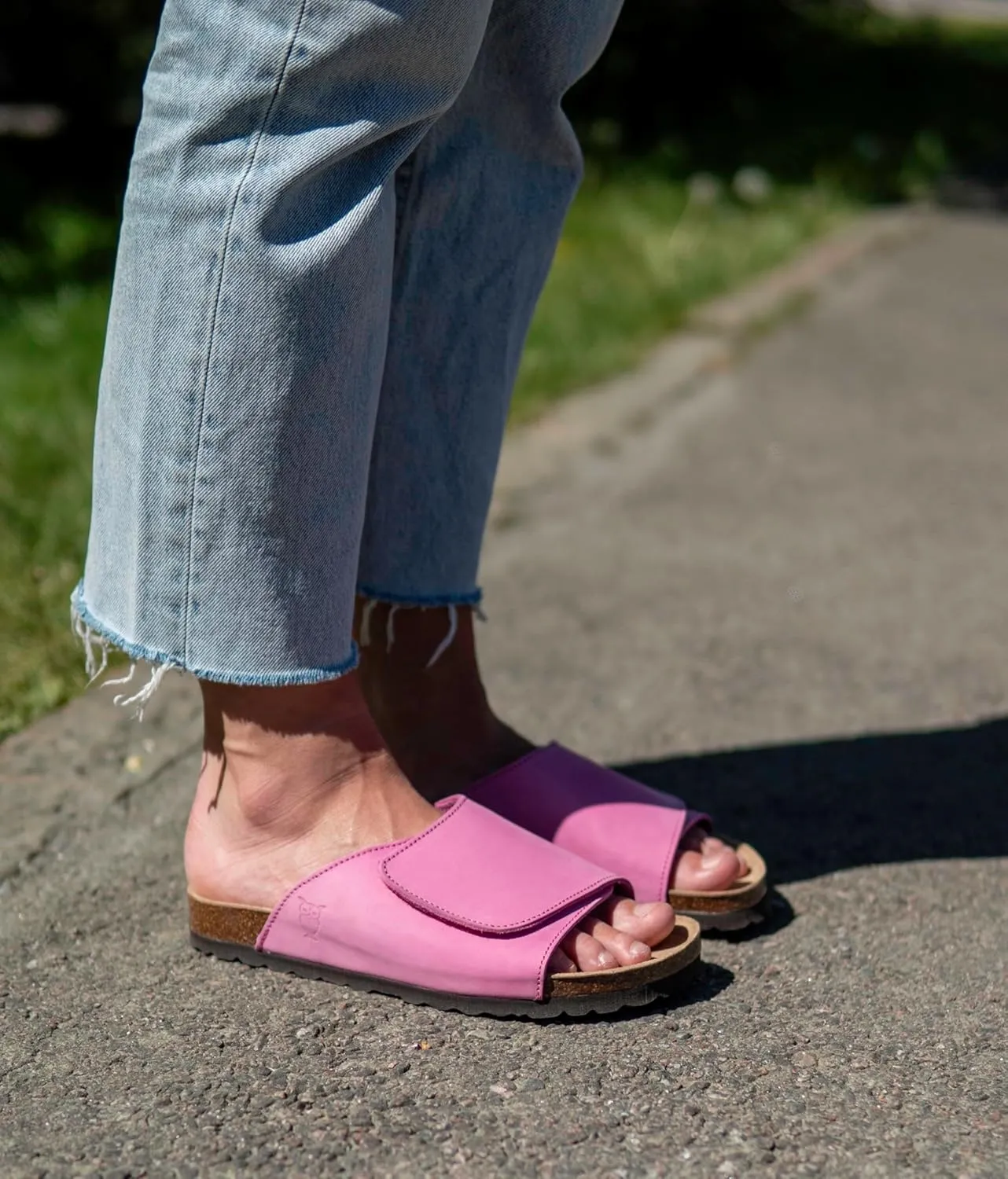 Sandgrens Handmade Unisex Cork Slides | European Top Grain Leather Sandals with Soft Suede Footbed, Adjustable Upper, and EVA Rubber Sole | Vigo